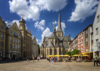 Wesel - Blick auf den Willibrordi-Dom Wesel - Großer Markt mit Willibrordi-Dom