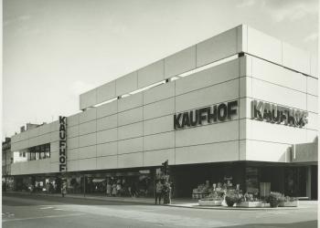 Der Kaufhof kurz nach seiner Eröffnung 1972