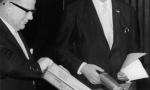 Verleihung der Ehrenbürgerwürde am 15. Oktober 1966 in der Niederrheinhalle; links Bürgermeister Kurt Kräcker