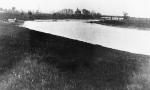 Holzfloß auf der Lippe (3. Mai 1925); im Hintergrund Lippeschlösschen und Lippebrücke
