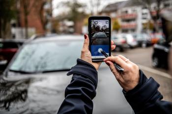 Politesse nimmt Parkverstoß auf