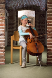 Kind mit Cello