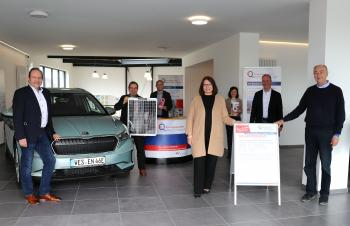 Die Stadt Wesel, das Sanierungsmanagement Schepersfeld und Autohaus Maibom stellen die Solaroffensive Schepersfeld vor