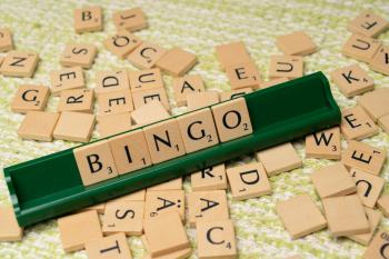 Das Foto zeigt ein Scrabble-Spiel. Das Wort "Bingo" wurde gelegt.